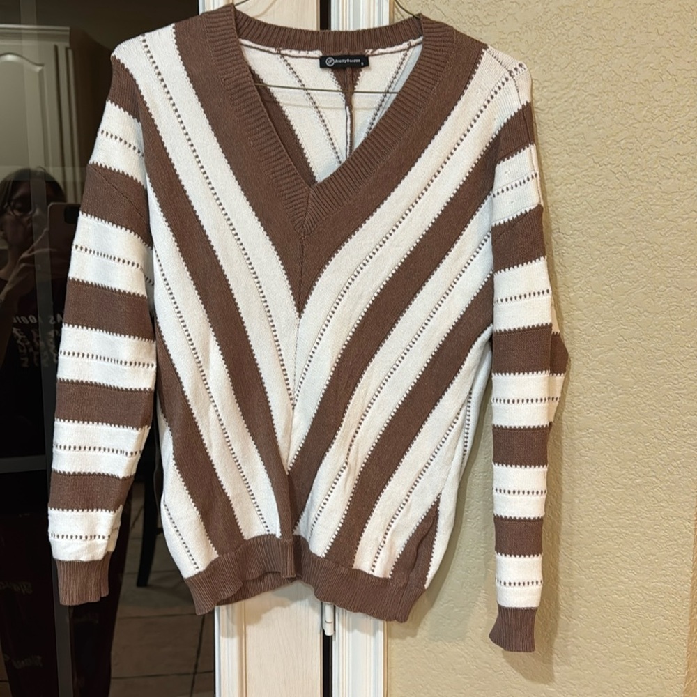 Soft V-Neck Sweater size small